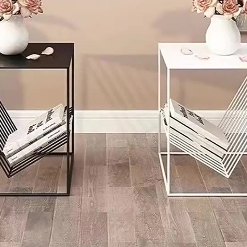 Cube géométrique en acier au carbone fer contemporain scandinave, table d&