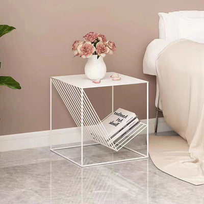 Cube géométrique en acier au carbone fer contemporain scandinave, table d'appoint 1-étagère pour salon 