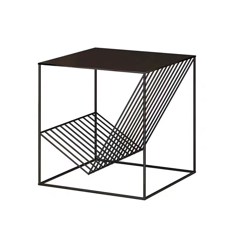 Cube géométrique en acier au carbone fer contemporain scandinave, table d&