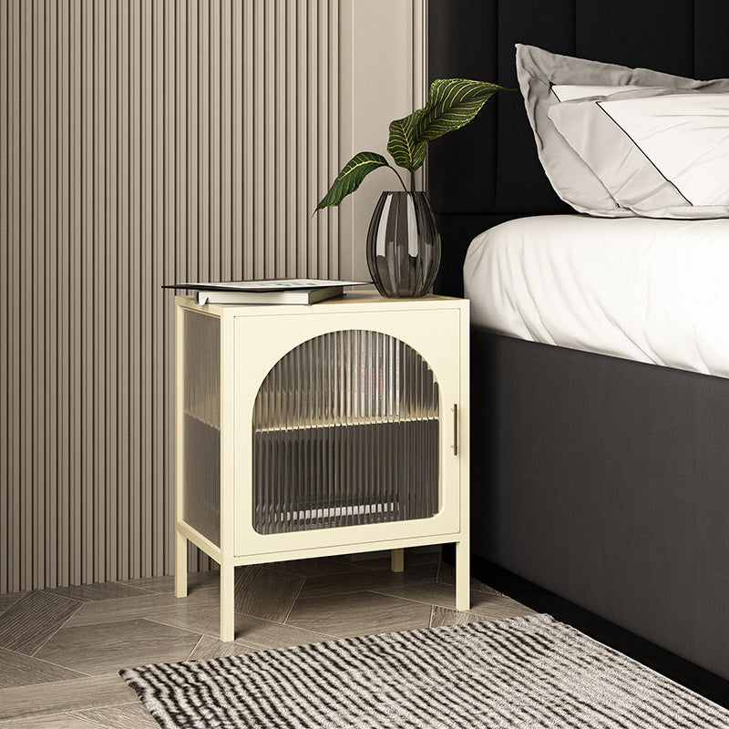 Cube nordique contemporain carré rayé en verre et fer table de chevet à 2 niveaux pour le côté du lit 