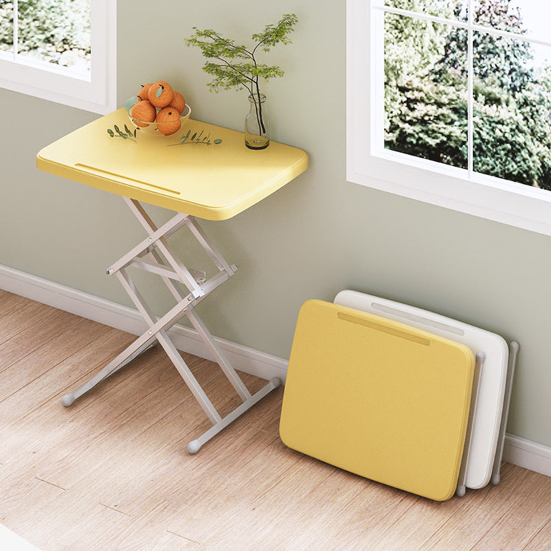 Bureaux pliants rectangulaires en acier PE Modern Simplicity avec 1 emplacement pour stylo pour bureau à domicile 