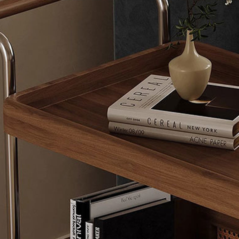 Zeitgenössischer Retro-Webstuhl Imitation Rattan PE Holz Edelstahl Rechteckiger Beweglicher Beistelltisch mit 2-stufigem Stauraum für das Wohnzimmer 