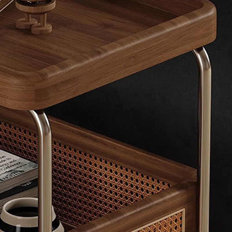 Zeitgenössischer Retro-Webstuhl Imitation Rattan PE Holz Edelstahl Rechteckiger Beweglicher Beistelltisch mit 2-stufigem Stauraum für das Wohnzimmer 