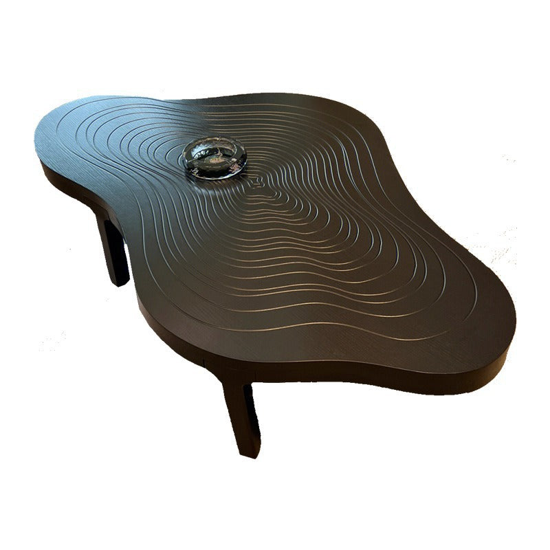 Table basse contemporaine en bois massif scandinave avec anneau de croissance en forme de nuage irrégulier pour salon 