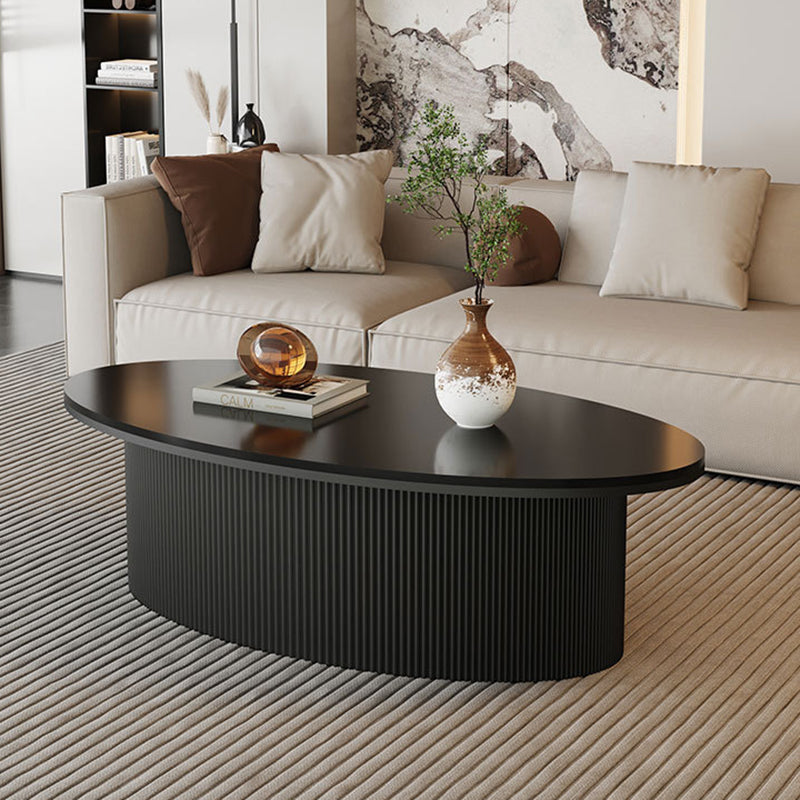 Zeitgenössisches skandinavisches Set aus Eisen mit ovalem, rundem, gestreiftem Couchtisch für das Wohnzimmer 