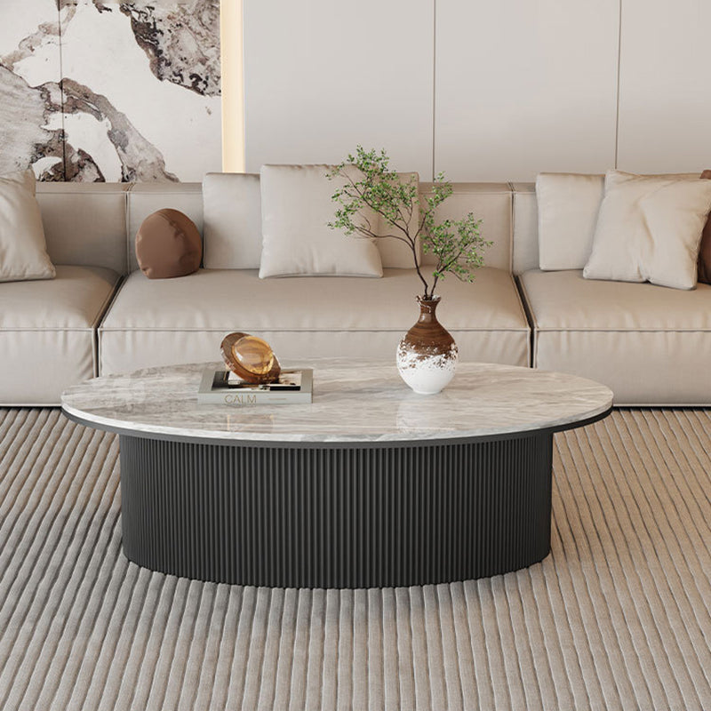 Zeitgenössisches skandinavisches Set aus Eisen mit ovalem, rundem, gestreiftem Couchtisch für das Wohnzimmer 