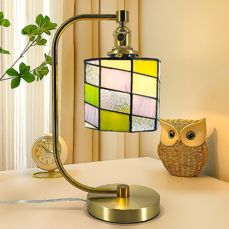 Traditional Tiffany Bell Shape Cylindrical Iron Glass 1-Light Table Lamp For Bedroom