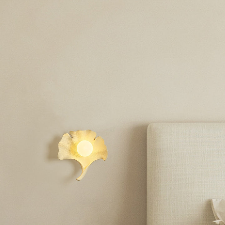 Traditional Vintage Ginkgo Leaf Shape Iron FRP Glass 1-Light Wall Sconce Lamp For Living Room