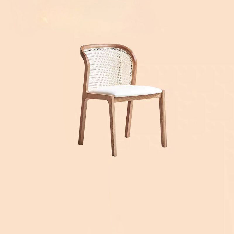 Silla de comedor contemporánea boho con respaldo curvo de ratán, madera de fresno y polipiel tipo napa, sin brazos, para comedor 