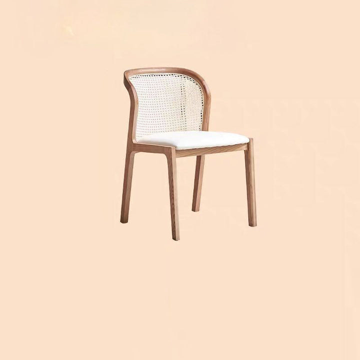 Silla de comedor contemporánea boho con respaldo curvo de ratán, madera de fresno y polipiel tipo napa, sin brazos, para comedor 