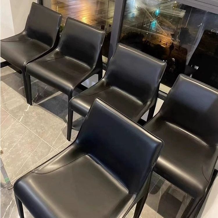 Moderner minimalistischer Schreibtischstuhl aus Kohlenstoffstahl mit Sattelleder, Rückenlehne, ohne Armlehnen für das Home Office 