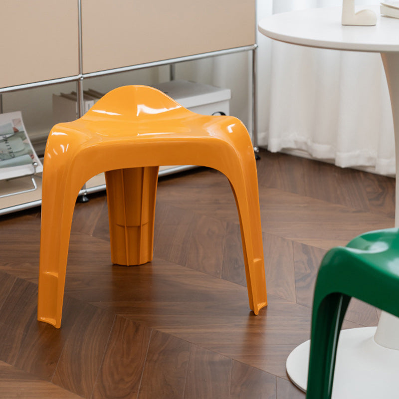 Moderner nordischer ABS-Stuhl ohne Rückenlehne und Armlehnen für das Wohnzimmer 