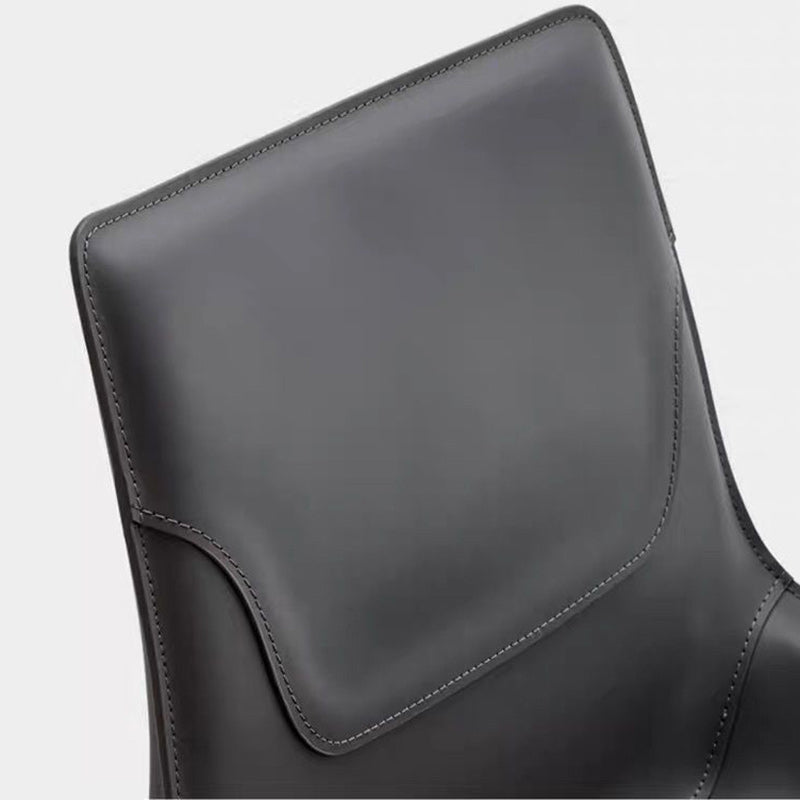 Moderner minimalistischer Esszimmerstuhl aus Karbonstahl und Sattelleder, Rückenlehne ohne Armlehnen für das Esszimmer 