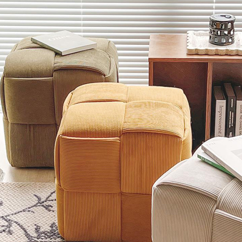 Tabouret carré nordique contemporain en velours côtelé avec cadre en bois massif sans dossier ni accoudoirs pour salon 