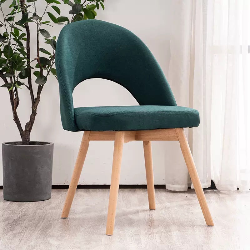 Silla de comedor de madera maciza de cuero de algodón de simplicidad moderna con respaldo sin brazos para comedor 