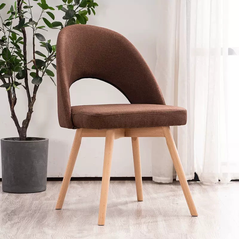 Silla de comedor de madera maciza de cuero de algodón de simplicidad moderna con respaldo sin brazos para comedor 