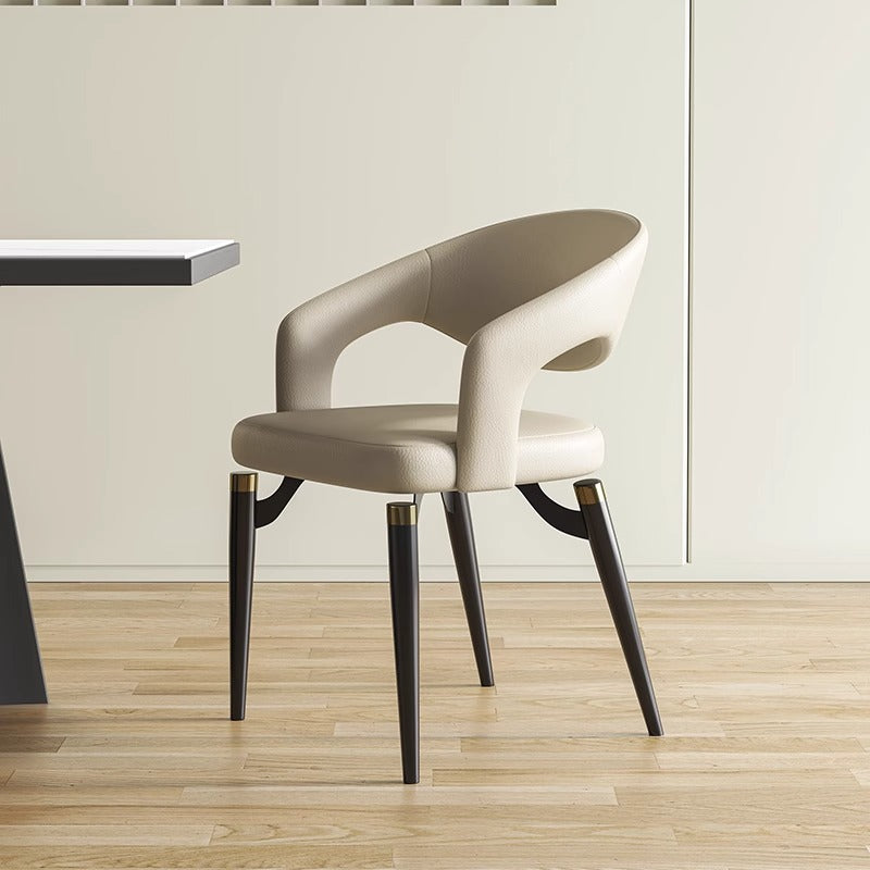 Moderne Schlichtheit gebogener PU-Leder-Carbonstahl-Dining-Stuhl Rückenlehne Armlehne für das Esszimmer 
