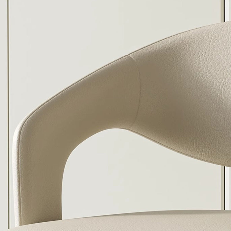 Moderne Schlichtheit gebogener PU-Leder-Carbonstahl-Dining-Stuhl Rückenlehne Armlehne für das Esszimmer 