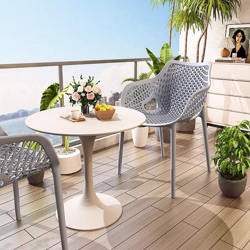 Zeitgenössischer Boho Voll-PP-Hohl-Wasserdichter Esszimmerstuhl mit Rückenlehne und Armlehne für Esszimmer 