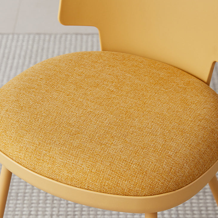 Silla de comedor sin brazos con respaldo de tela de macaron nórdico contemporáneo PP para comedor 