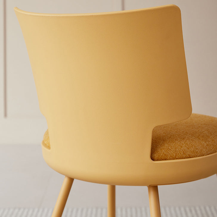 Silla de comedor sin brazos con respaldo de tela de macaron nórdico contemporáneo PP para comedor 