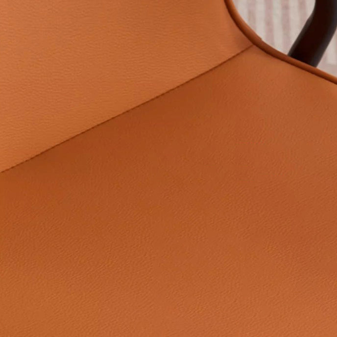 Chaise de salle à manger contemporaine nordique en faux cuir avec dossier en acier au carbone sans accoudoirs pour salle à manger 