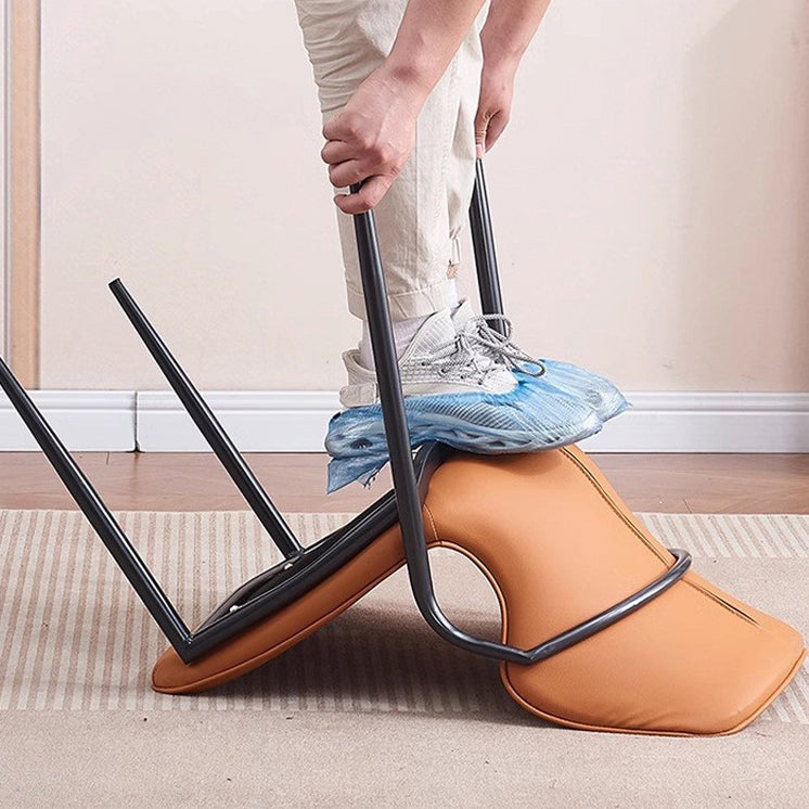 Chaise de salle à manger contemporaine nordique en faux cuir avec dossier en acier au carbone sans accoudoirs pour salle à manger 