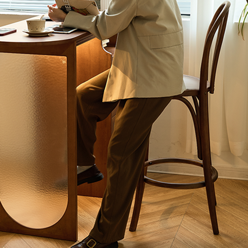 Zeitgenössischer industrieller Leder-Eisen-Barhocker mit Rückenlehne ohne Armlehnen für das Esszimmer 