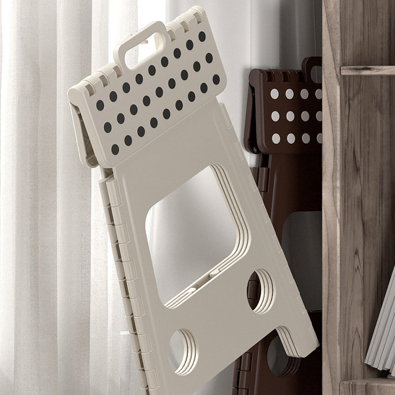 Chaise pliante portable en plastique nordique contemporain sans dossier ni accoudoirs pour salon 