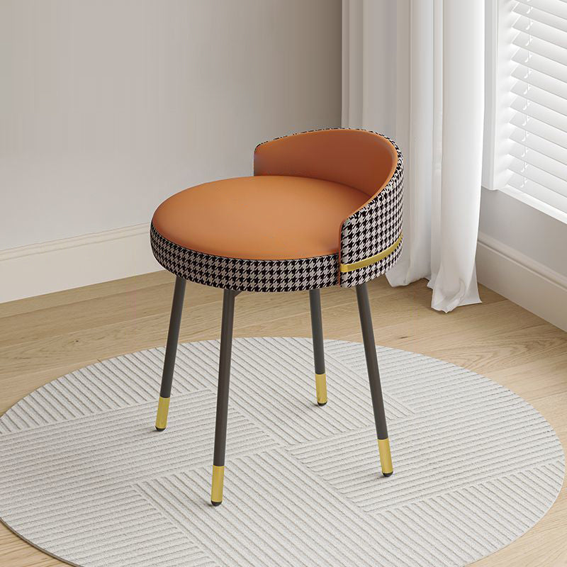 Tabouret de coiffeuse sans accoudoirs avec dossier arc rond nordique contemporain en fer, cuir, coton et lin pour chambre 