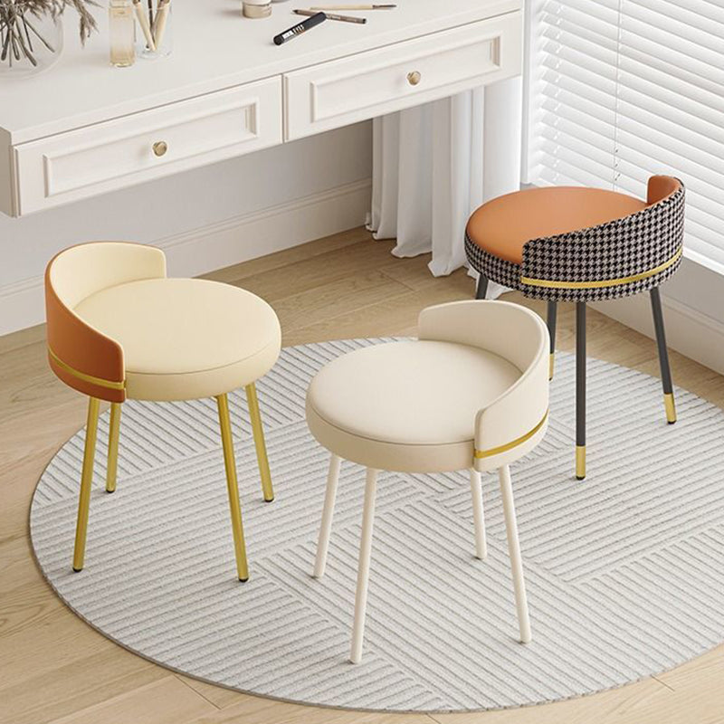 Tabouret de coiffeuse sans accoudoirs avec dossier arc rond nordique contemporain en fer, cuir, coton et lin pour chambre 