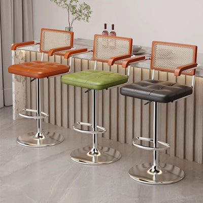 Tabouret de bar contemporain en cuir carré nordique en rotin PP en acier inoxydable avec dossier et accoudoirs pour salle à manger 
