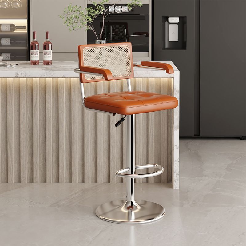 Tabouret de bar contemporain en cuir carré nordique en rotin PP en acier inoxydable avec dossier et accoudoirs pour salle à manger 