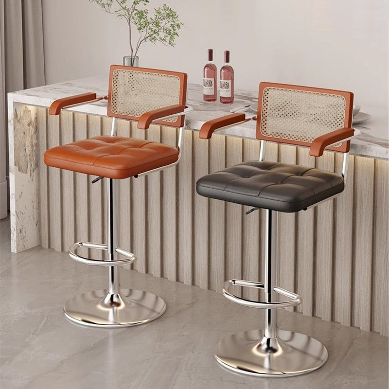 Tabouret de bar contemporain en cuir carré nordique en rotin PP en acier inoxydable avec dossier et accoudoirs pour salle à manger 