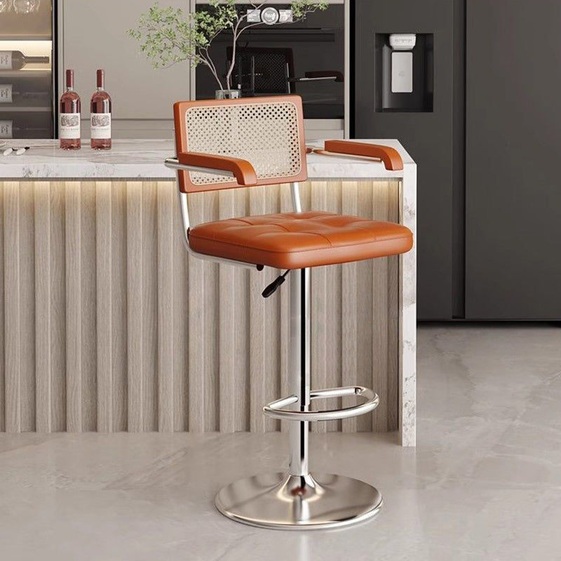 Tabouret de bar contemporain en cuir carré nordique en rotin PP en acier inoxydable avec dossier et accoudoirs pour salle à manger 