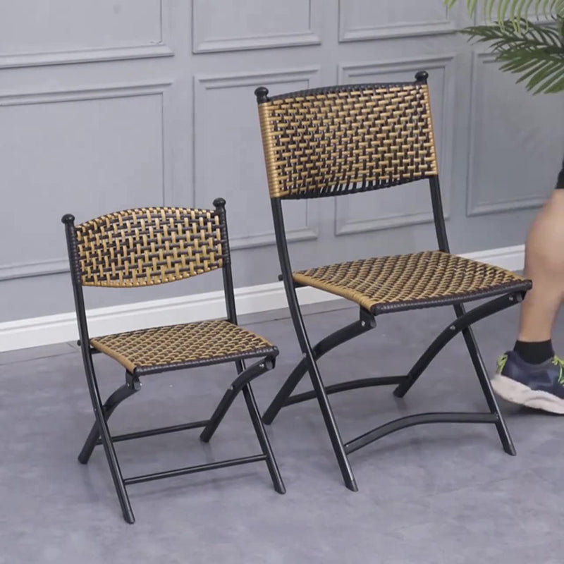 Simplicité contemporaine Chaise pliante carrée en rotin tissé en acier au carbone sans dossier ni accoudoirs pour salon 