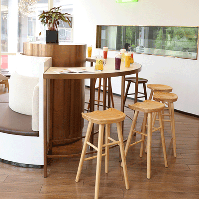 Tabouret de bar contemporain nordique carré concave en bois massif plein sans dossier ni accoudoirs pour salle à manger 