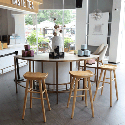 Tabouret de bar contemporain nordique carré concave en bois massif plein sans dossier ni accoudoirs pour salle à manger 