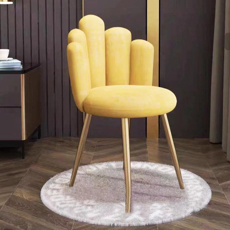 Silla de comedor sin brazos con respaldo de acero al carbono tapizada en franela de pétalos redondos nórdicos contemporáneos para comedor 