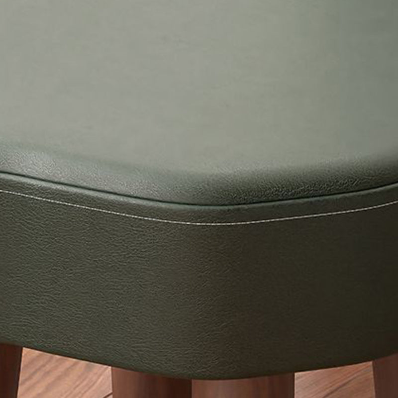 Forme de nuage nordique contemporaine Bandes antidérapantes Tabouret bas en bois massif et cuir Sans dossier Sans accoudoirs Pour salon 