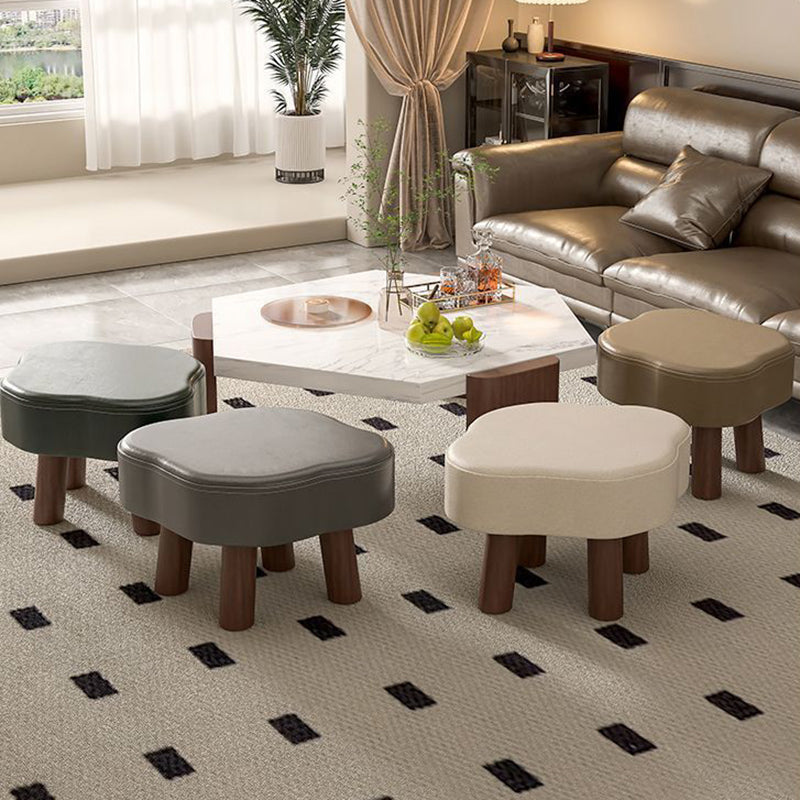 Forme de nuage nordique contemporaine Bandes antidérapantes Tabouret bas en bois massif et cuir Sans dossier Sans accoudoirs Pour salon 