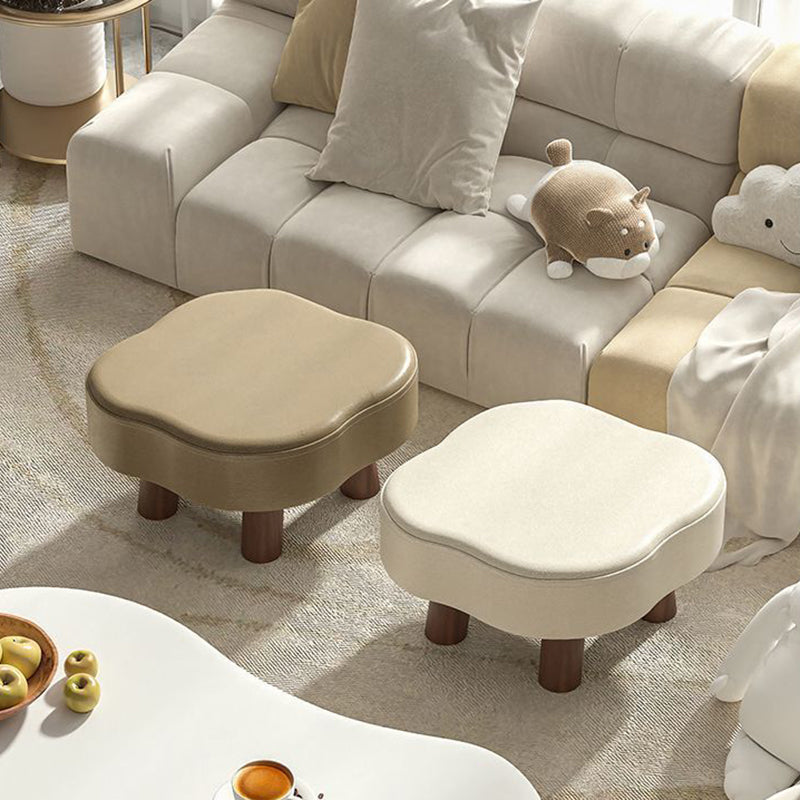 Forme de nuage nordique contemporaine Bandes antidérapantes Tabouret bas en bois massif et cuir Sans dossier Sans accoudoirs Pour salon 