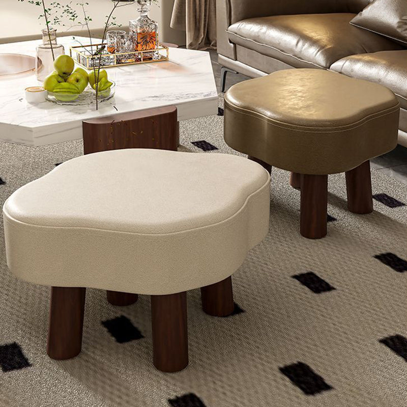 Forme de nuage nordique contemporaine Bandes antidérapantes Tabouret bas en bois massif et cuir Sans dossier Sans accoudoirs Pour salon 