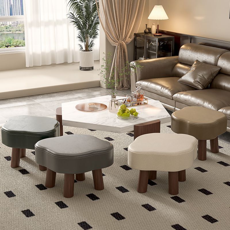 Forme de nuage nordique contemporaine Bandes antidérapantes Tabouret bas en bois massif et cuir Sans dossier Sans accoudoirs Pour salon 