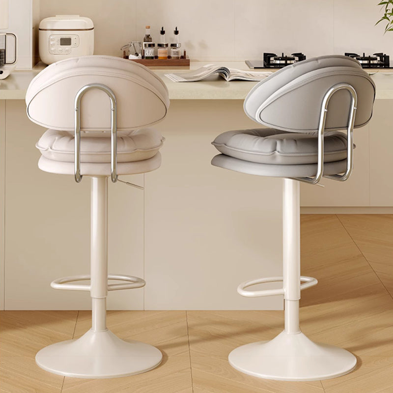 Tabouret de bar moderne minimaliste en acier avec dossier et accoudoirs, rembourré en cuir PU, coton et éponge, pour salle à manger 