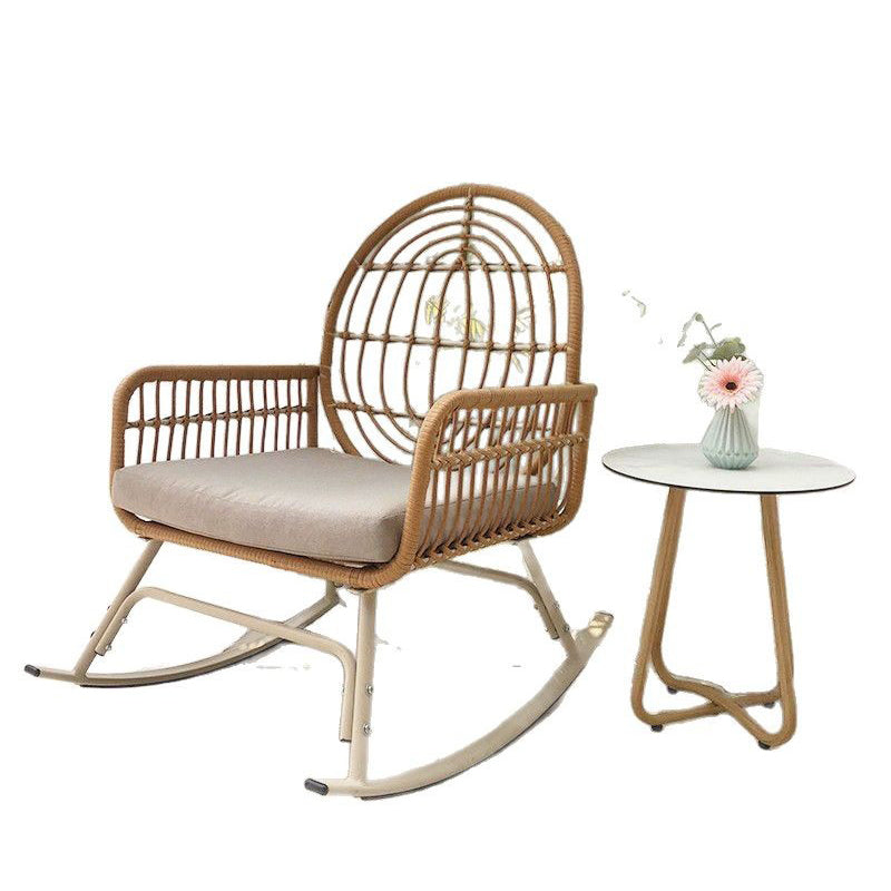 Zeitgenössischer Boho-Stoff Stahllegierung PE Rattan Webstuhl Schaukelstuhl Rückenlehne Armlehne für Wohnzimmer 