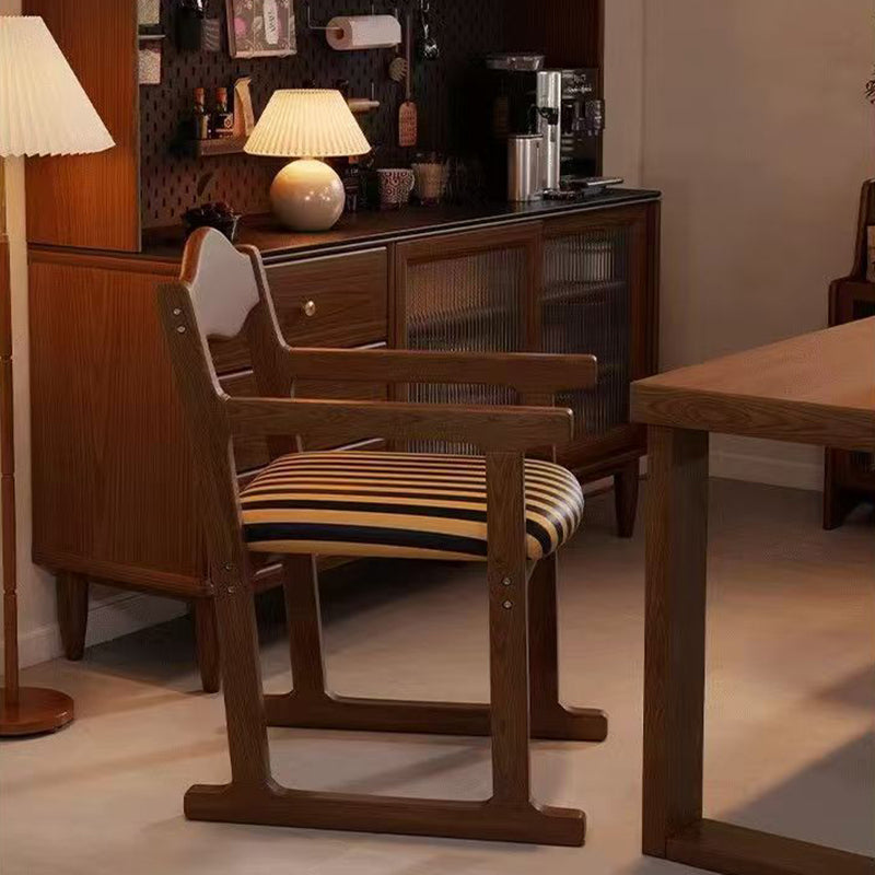 Traditioneller französischer quadratischer Esszimmerstuhl aus Stoff mit Polsterung, Kautschukholz und Sperrholz, mit Rückenlehne und Armlehne, für das Esszimmer 