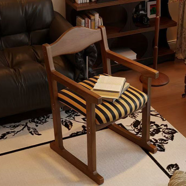 Traditioneller französischer quadratischer Esszimmerstuhl aus Stoff mit Polsterung, Kautschukholz und Sperrholz, mit Rückenlehne und Armlehne, für das Esszimmer 