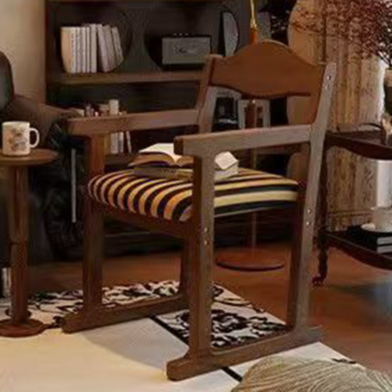 Traditioneller französischer quadratischer Esszimmerstuhl aus Stoff mit Polsterung, Kautschukholz und Sperrholz, mit Rückenlehne und Armlehne, für das Esszimmer 