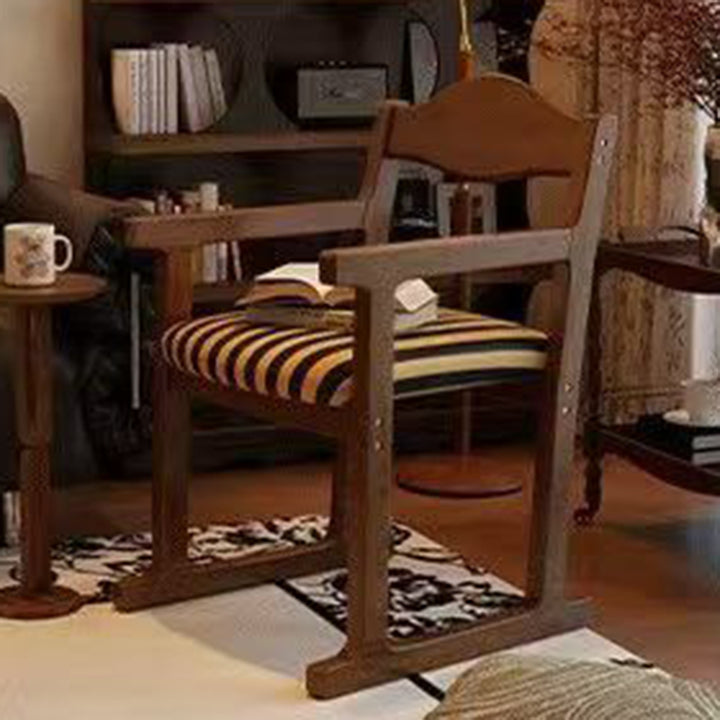 Traditioneller französischer quadratischer Esszimmerstuhl aus Stoff mit Polsterung, Kautschukholz und Sperrholz, mit Rückenlehne und Armlehne, für das Esszimmer 